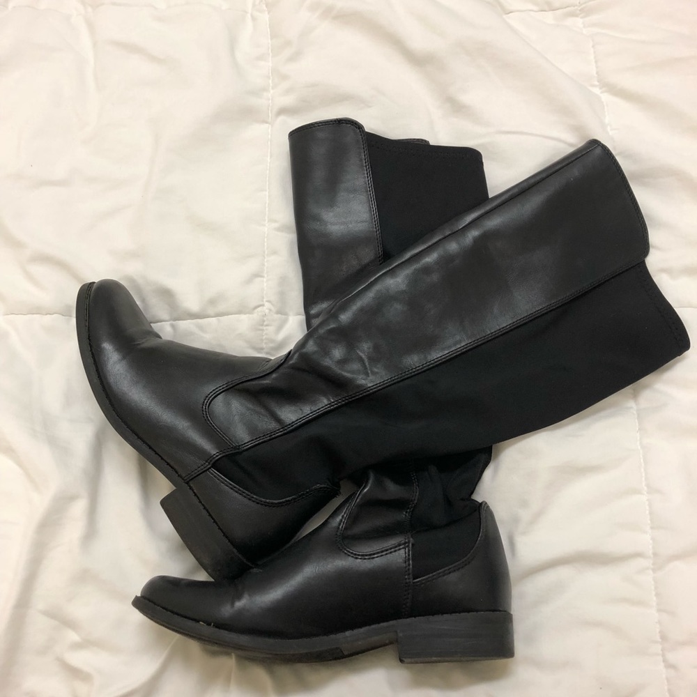 Women’s black boot